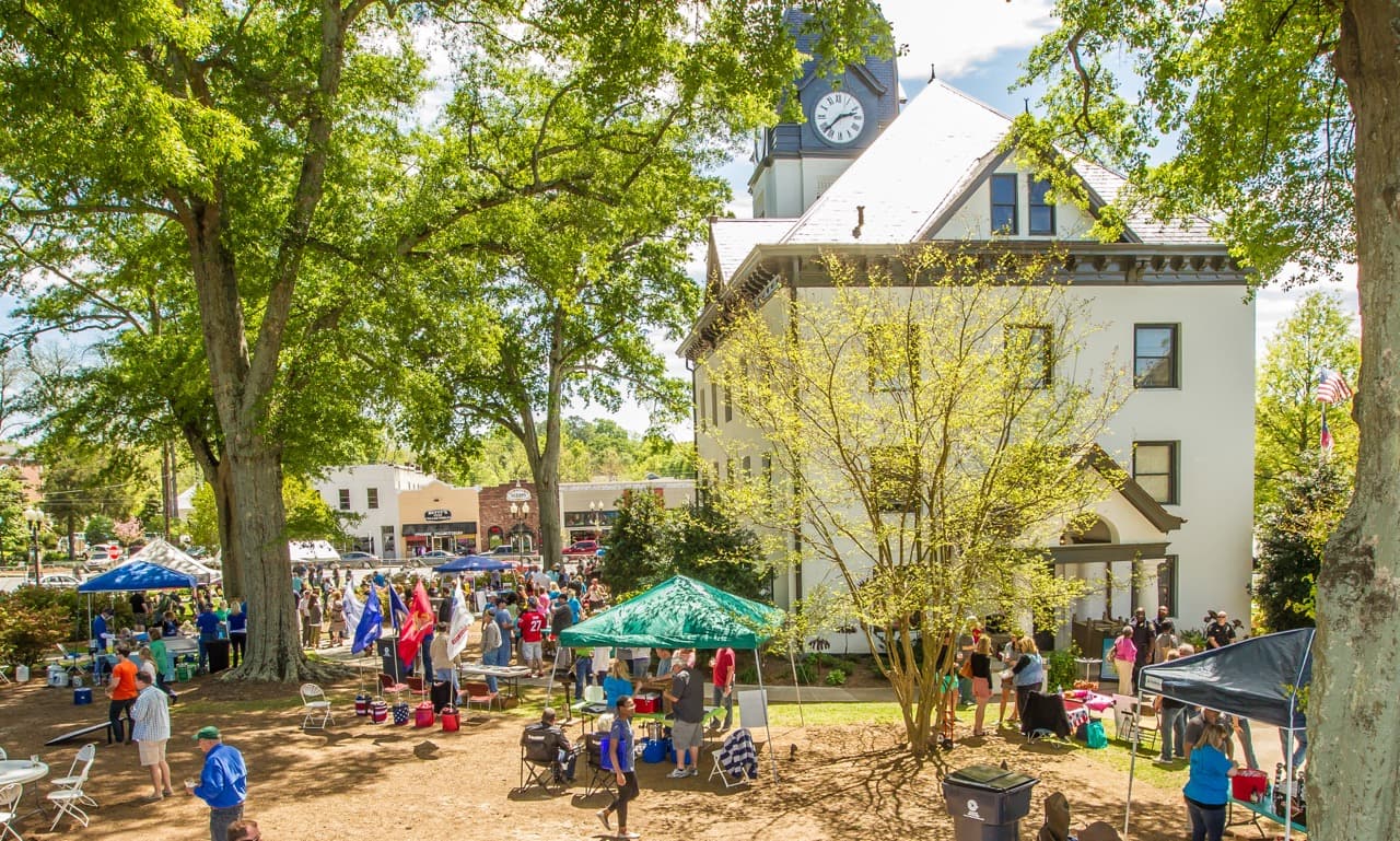 Downtown Fayetteville & Courthouse Square - Image 1
