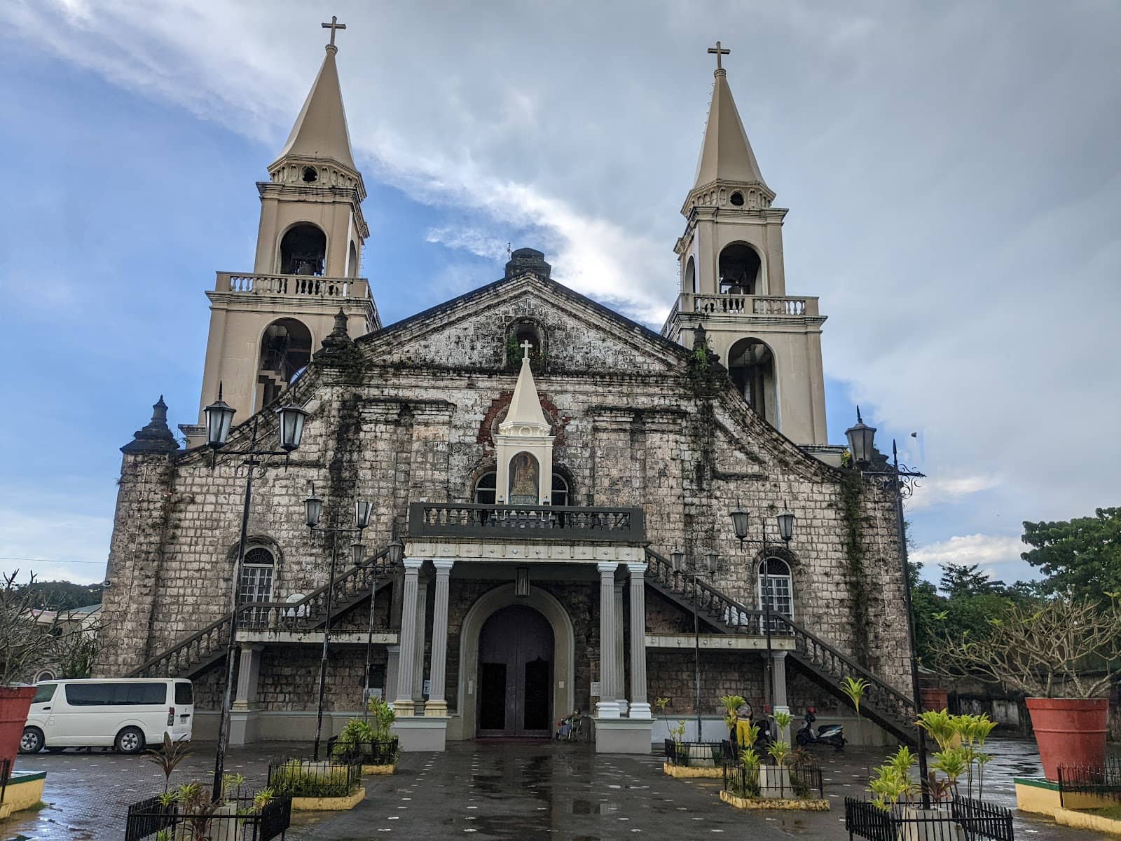Aquarium Cafe and Lounge