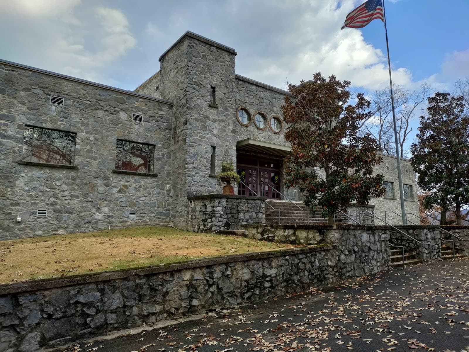 Guntersville Museum - Image 1