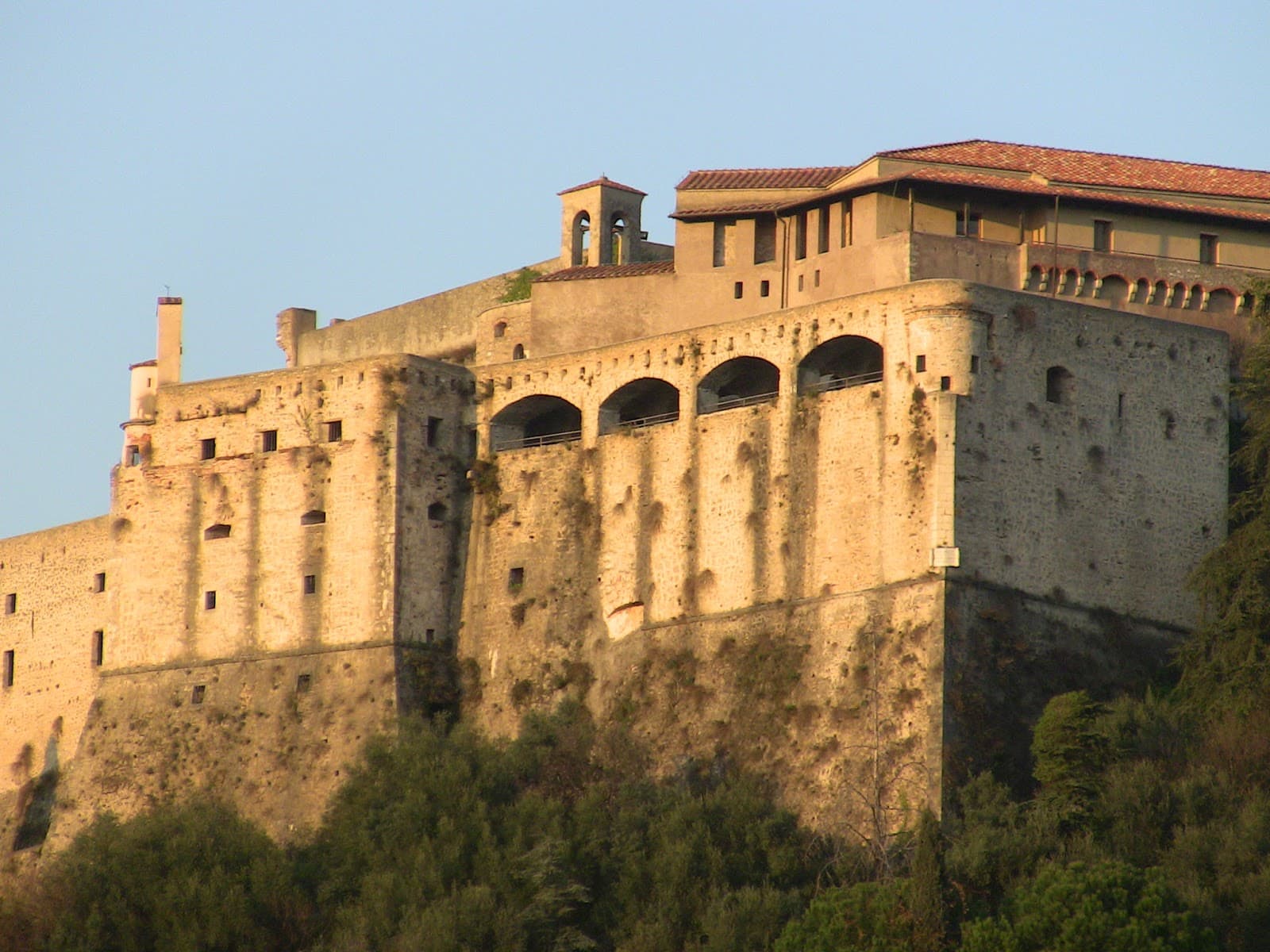 Malaspina Castle (Rocca Malaspina) - Image 1