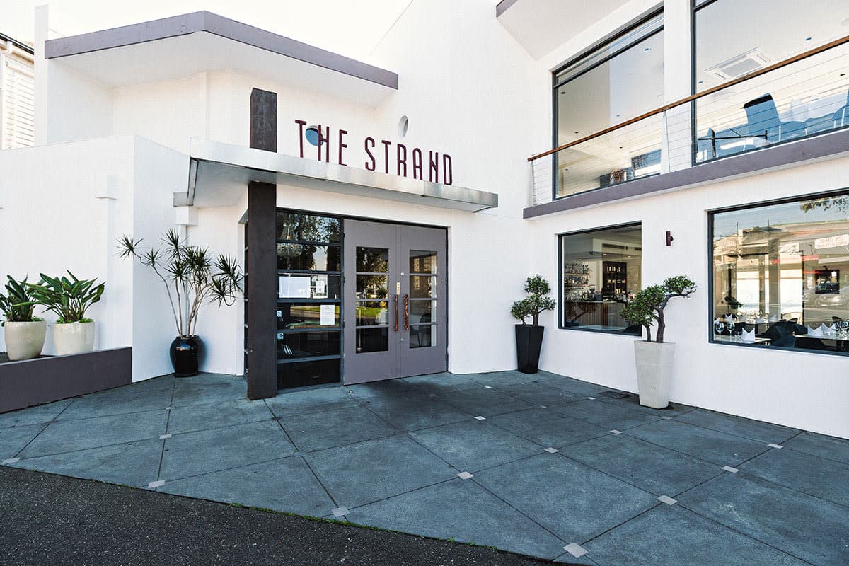 The Strand waterfront - Image 1