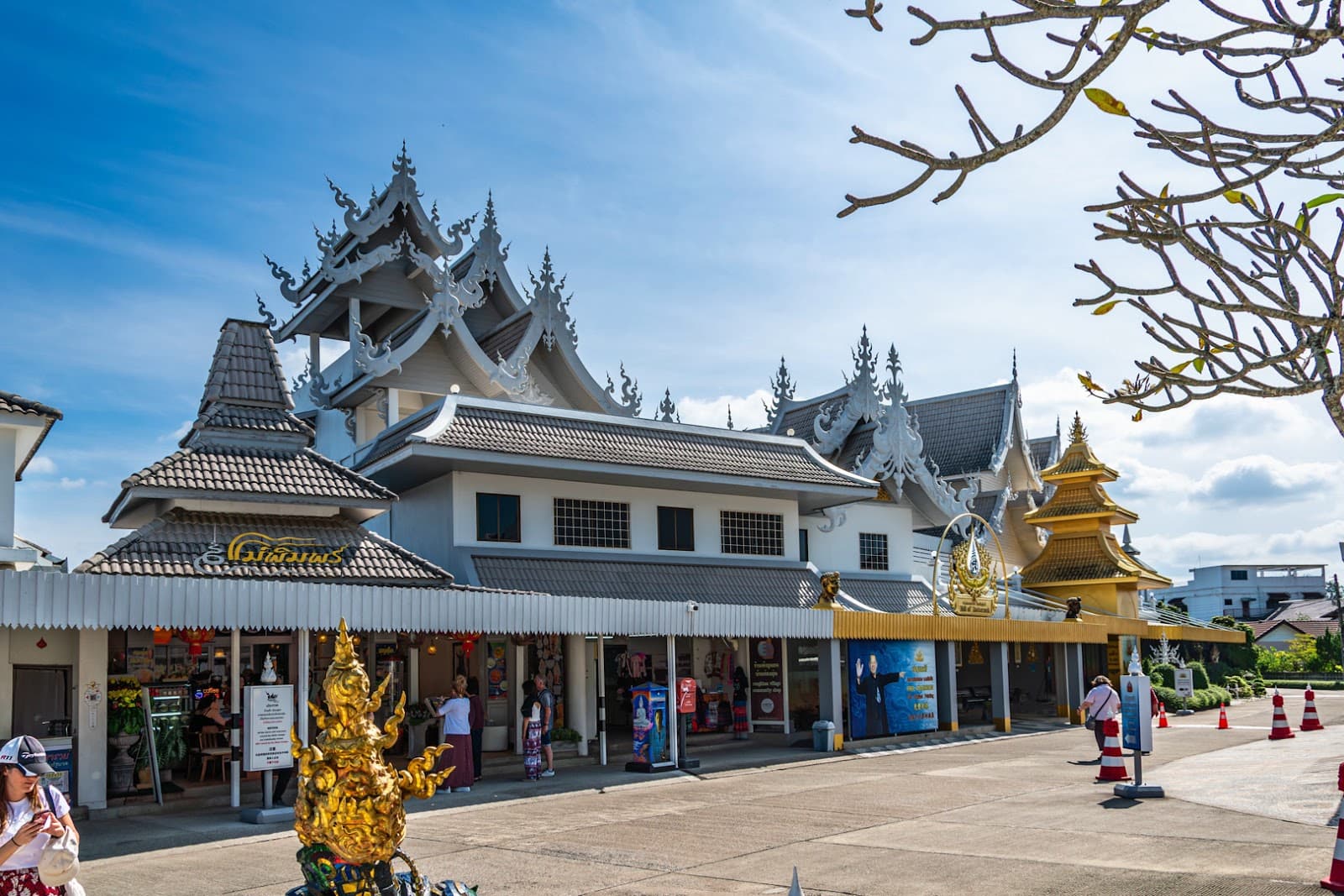 Chalermchai Kositpipat Gallery Chiang Rai - Image 1