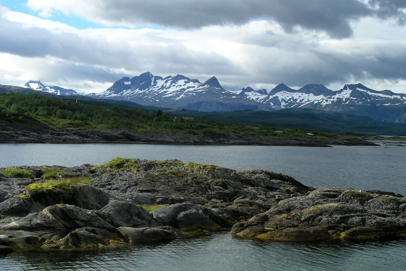 Børvasstindan Mountains - Image 1