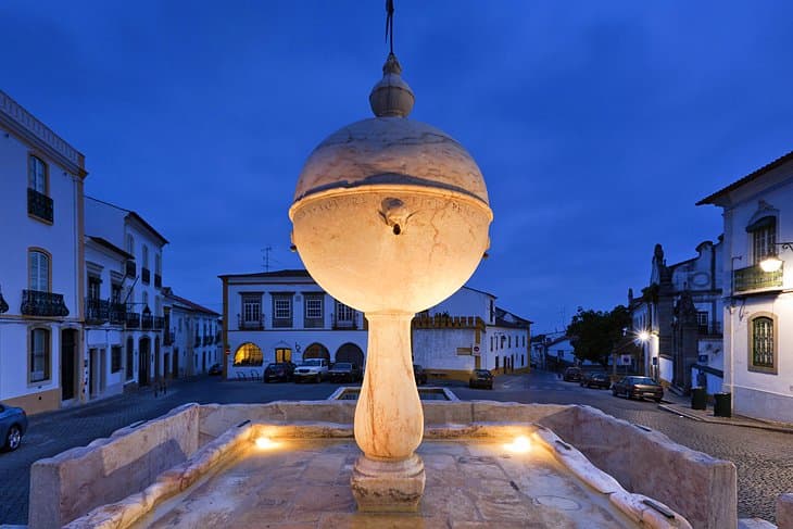 Largo da Porta de Moura - Image 1