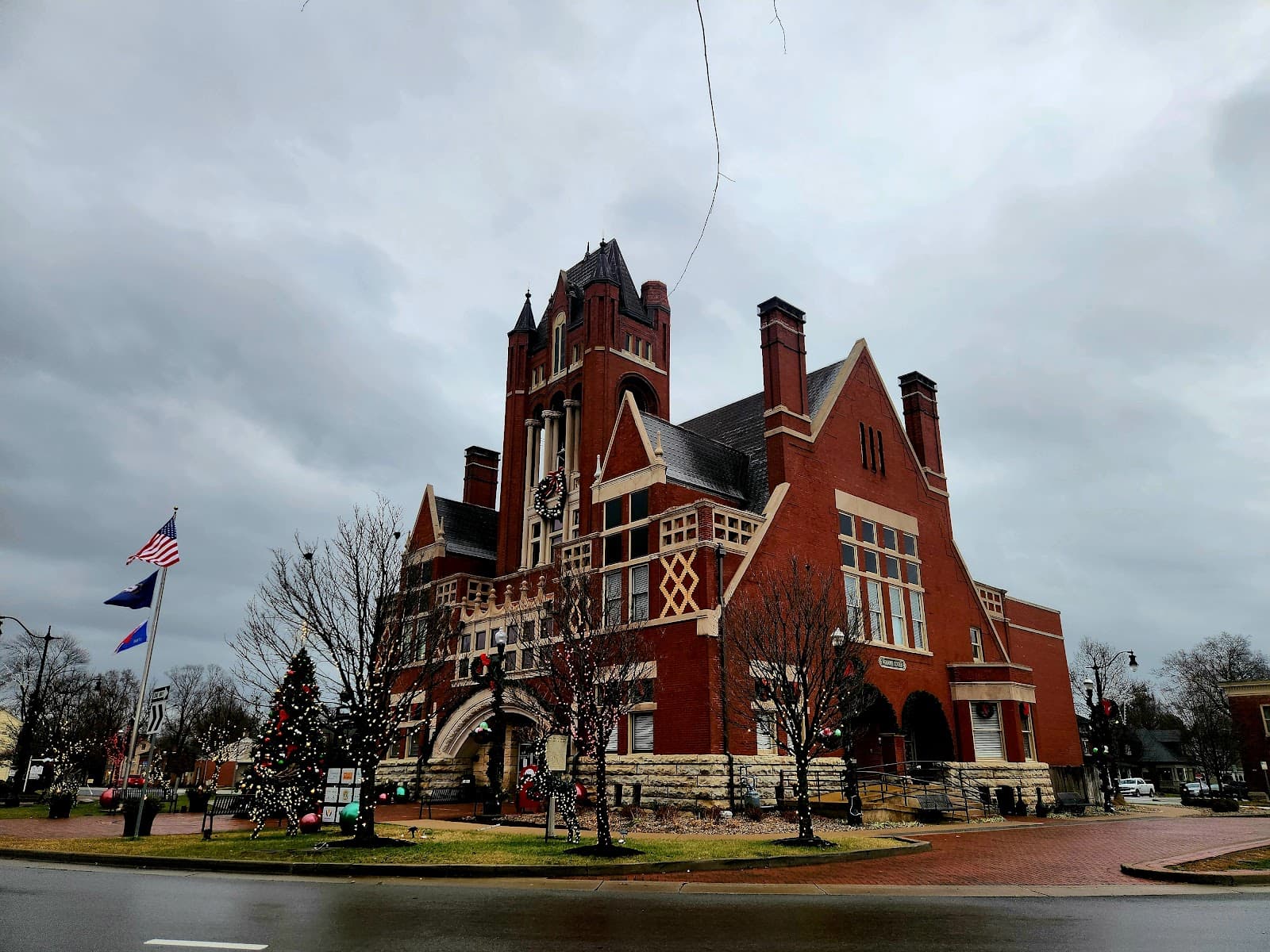 Bardstown Historic District - Image 1