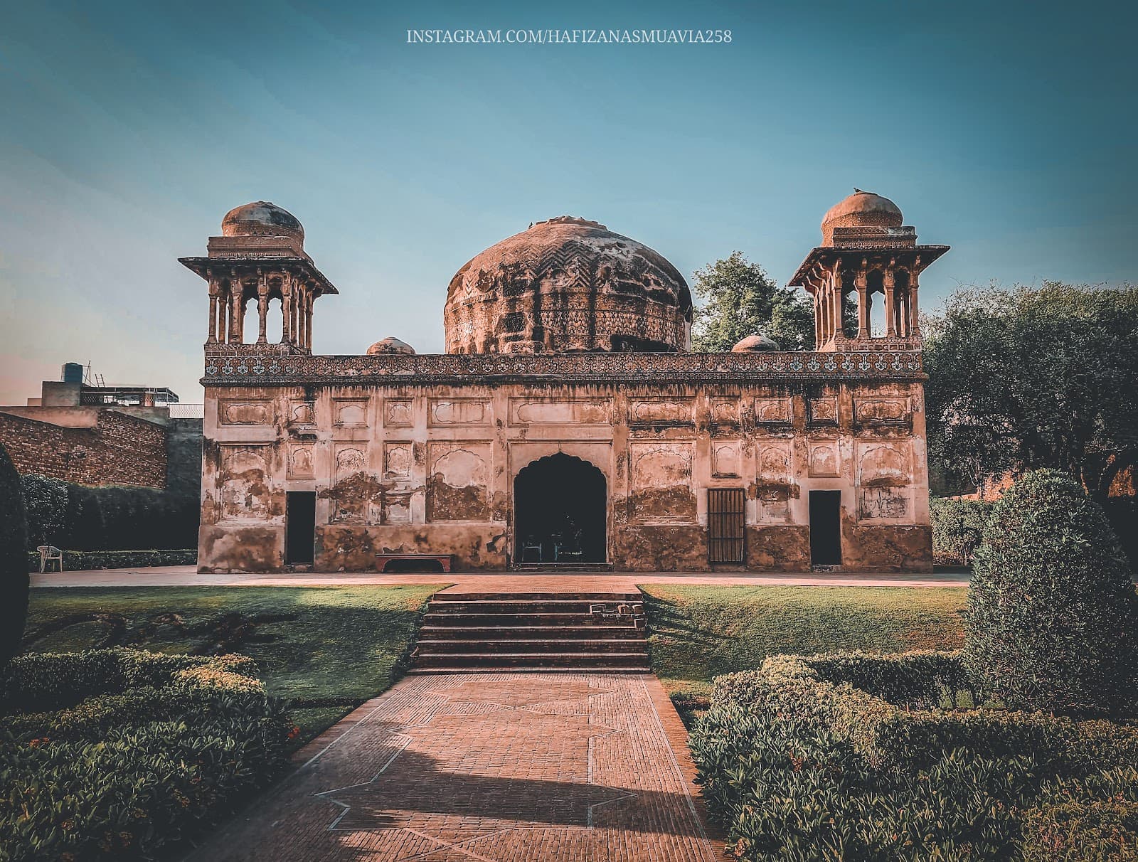 Dai Anga's Tomb Lahore - Image 1