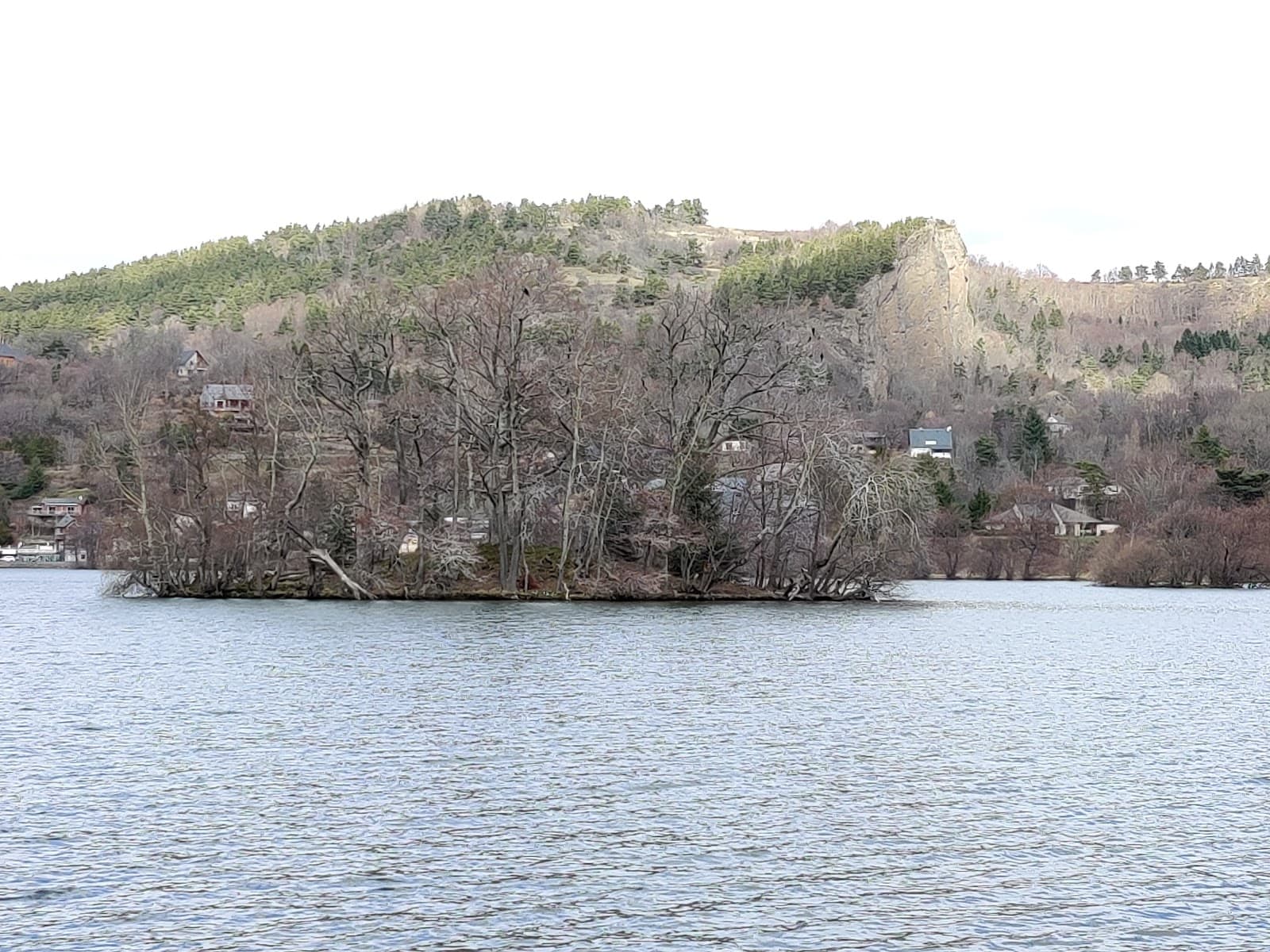 Île d'Amour (Lac Chambon) - Image 1