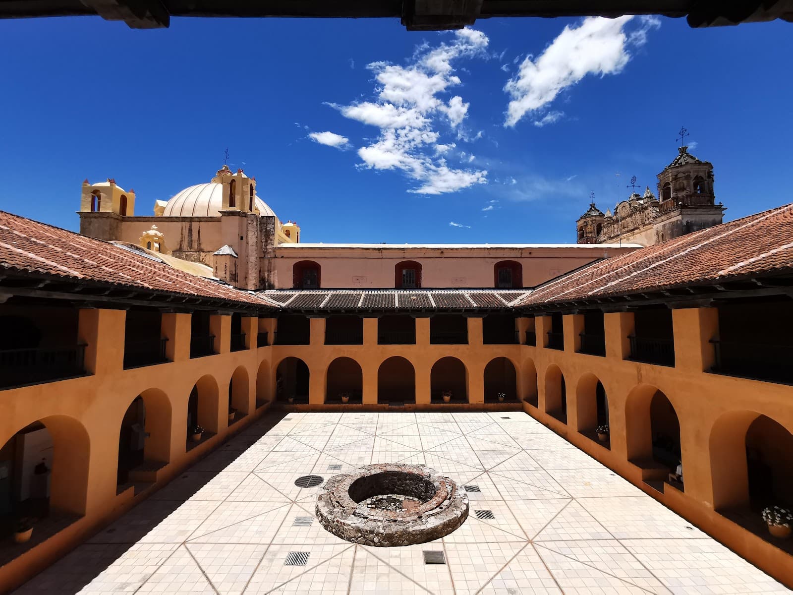 Centro de Textiles del Mundo Maya San Cristóbal de las Casas - Image 1