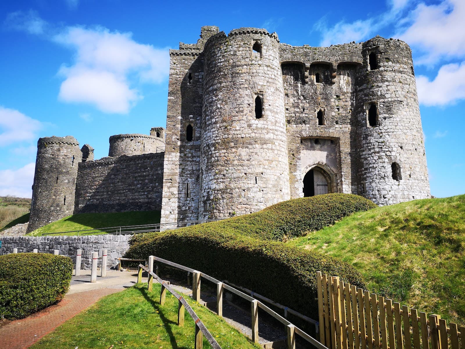 Kidwelly Castle - Image 1