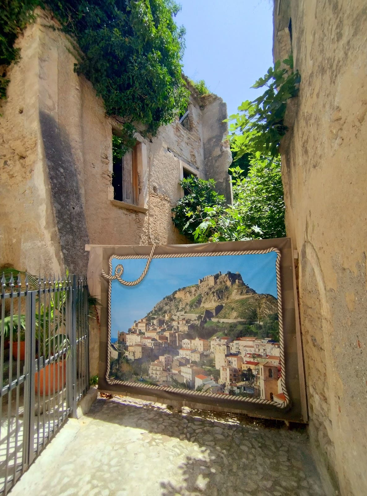 Amantea Old Town & Promenade - Image 1