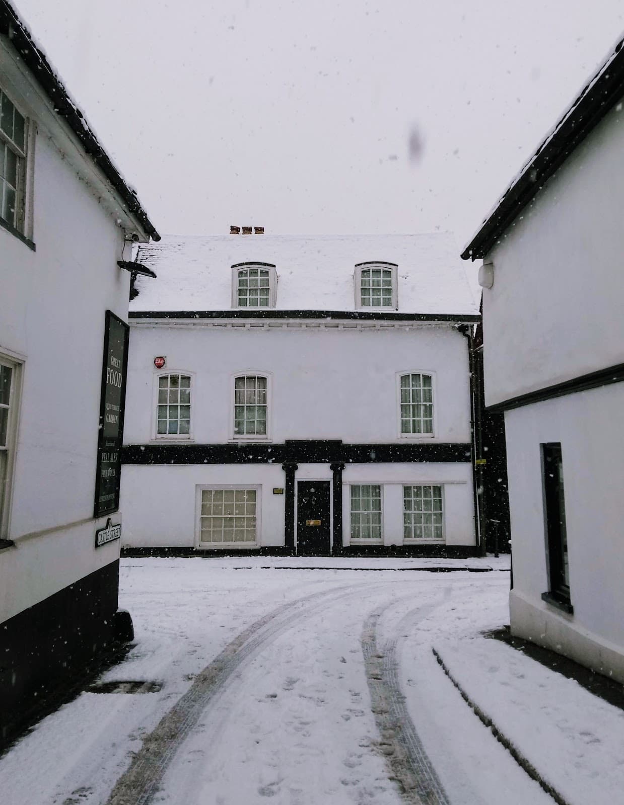 Quarry Street Guildford - Image 1