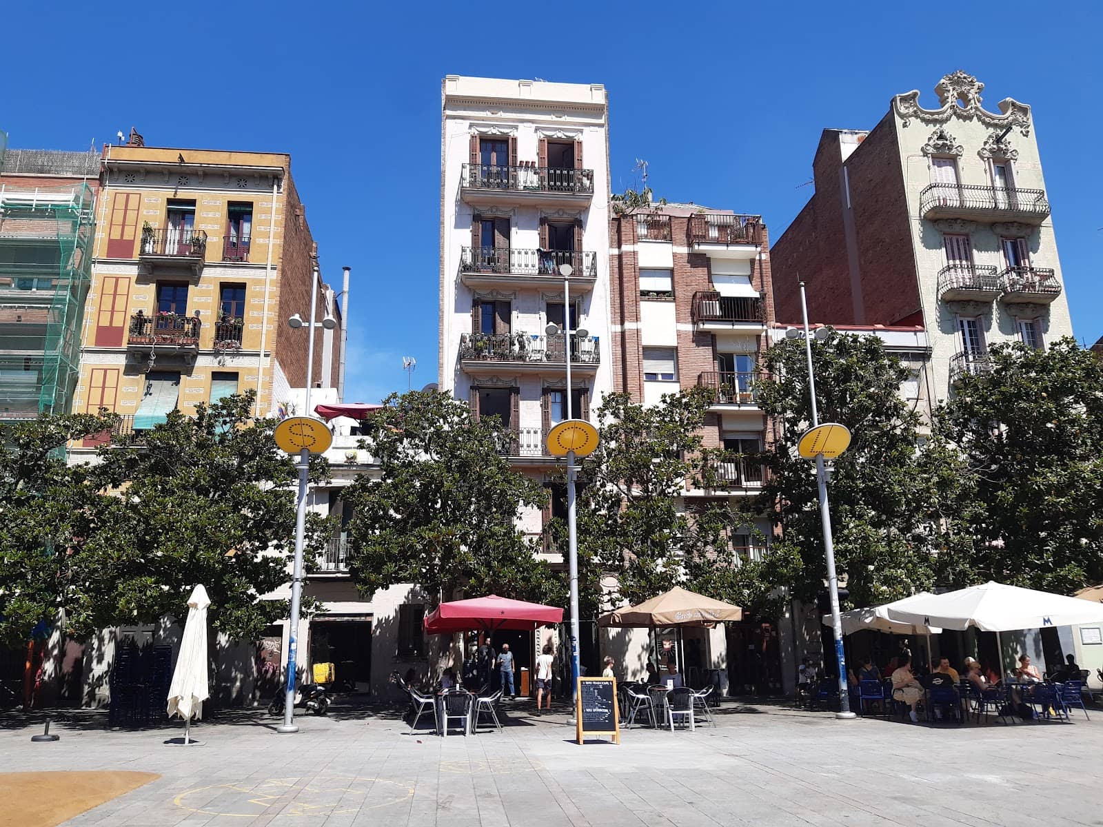 Gràcia Neighborhood Exploration