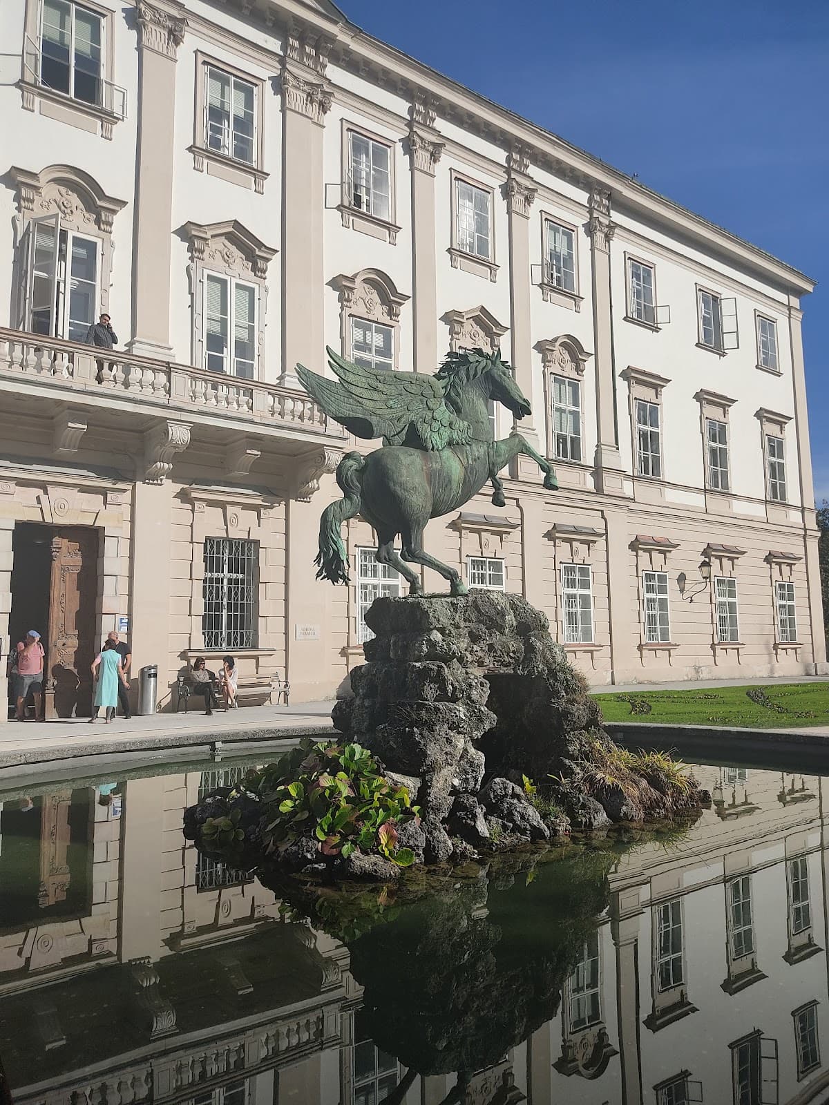 Mirabellplatz - Image 1