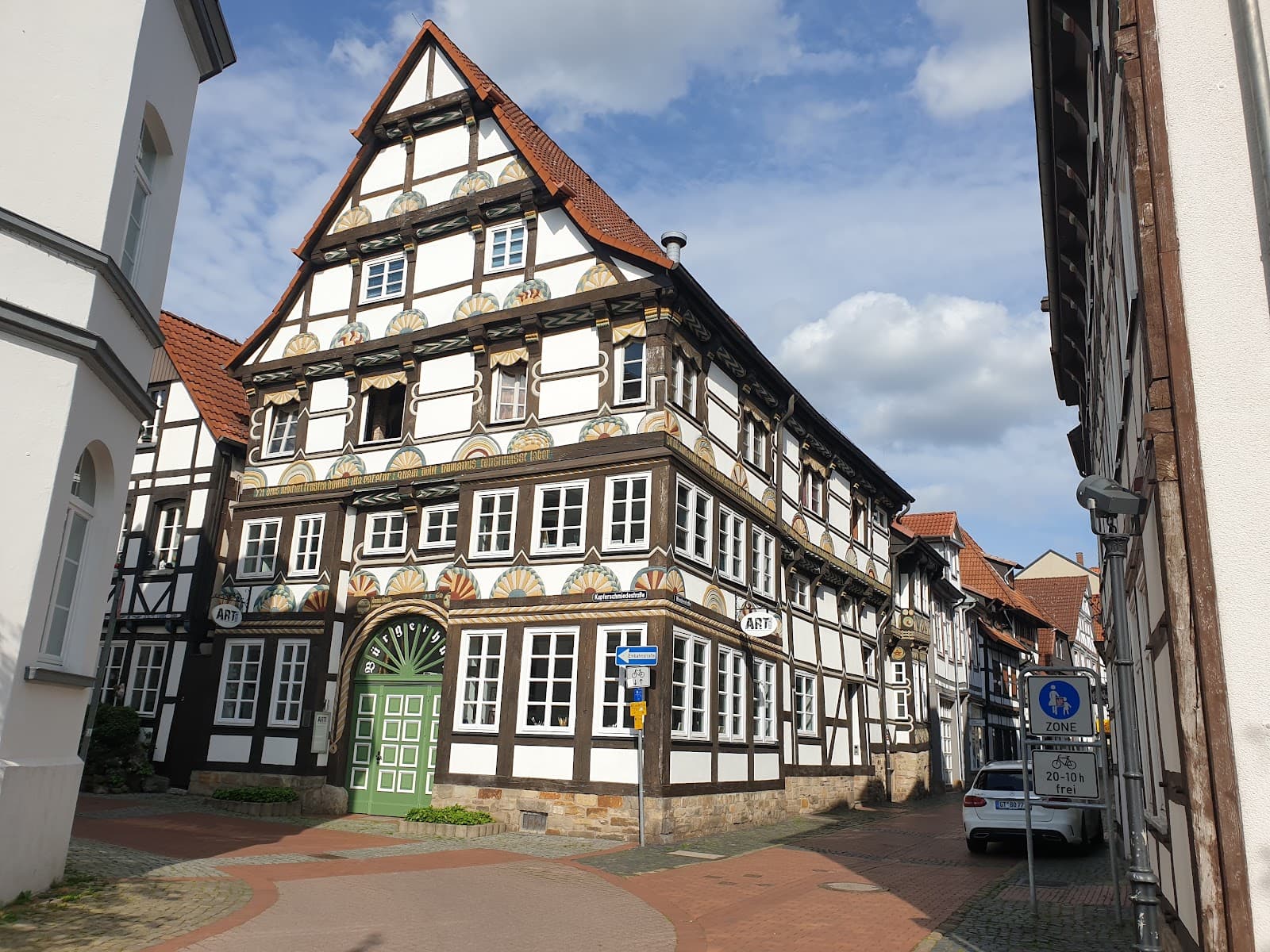 Hamelin Old Town (Altstadt) - Image 1