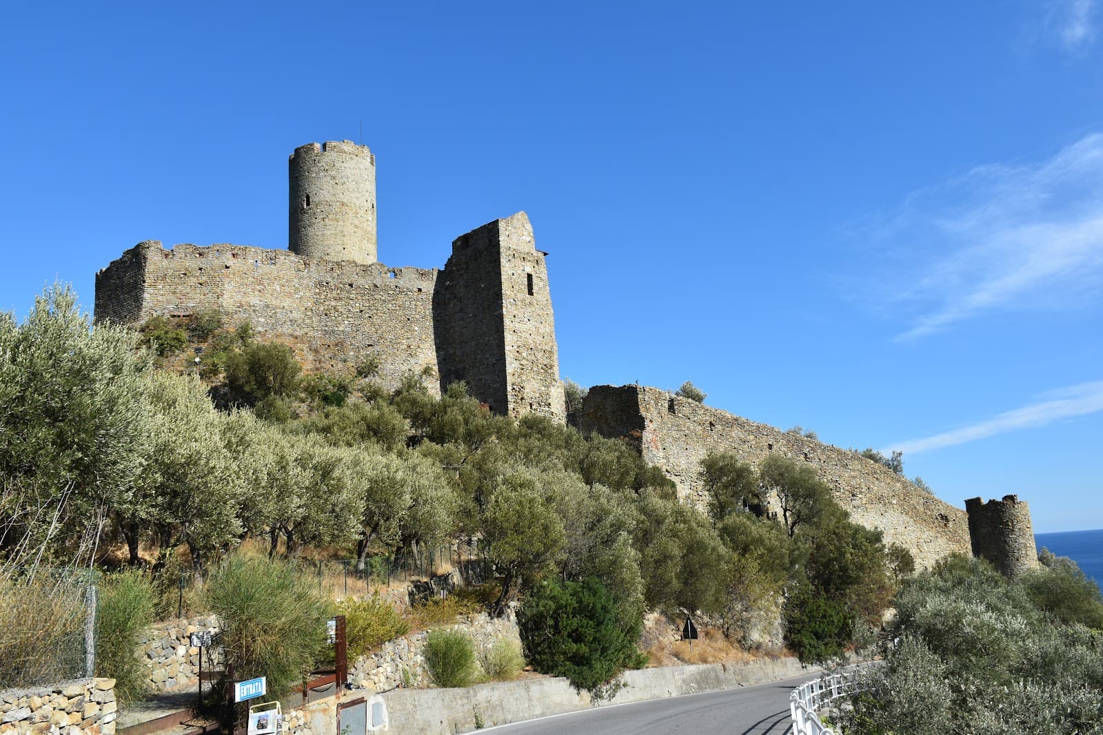 Castello di Monte Ursino (Noli) - Image 1