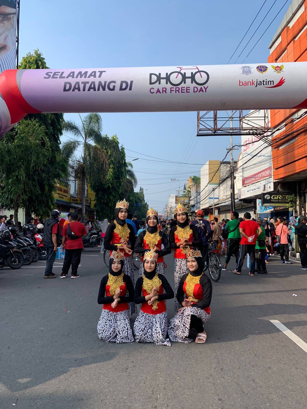 Local Street Food Scene