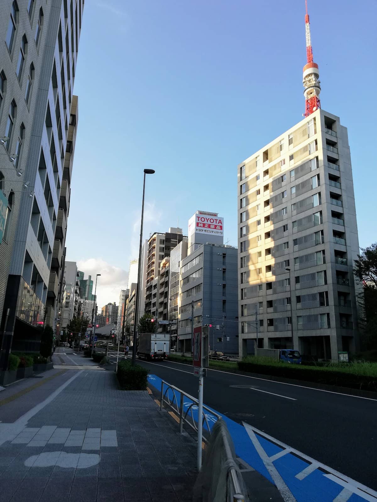 Higashi-Azabu Evening Walk