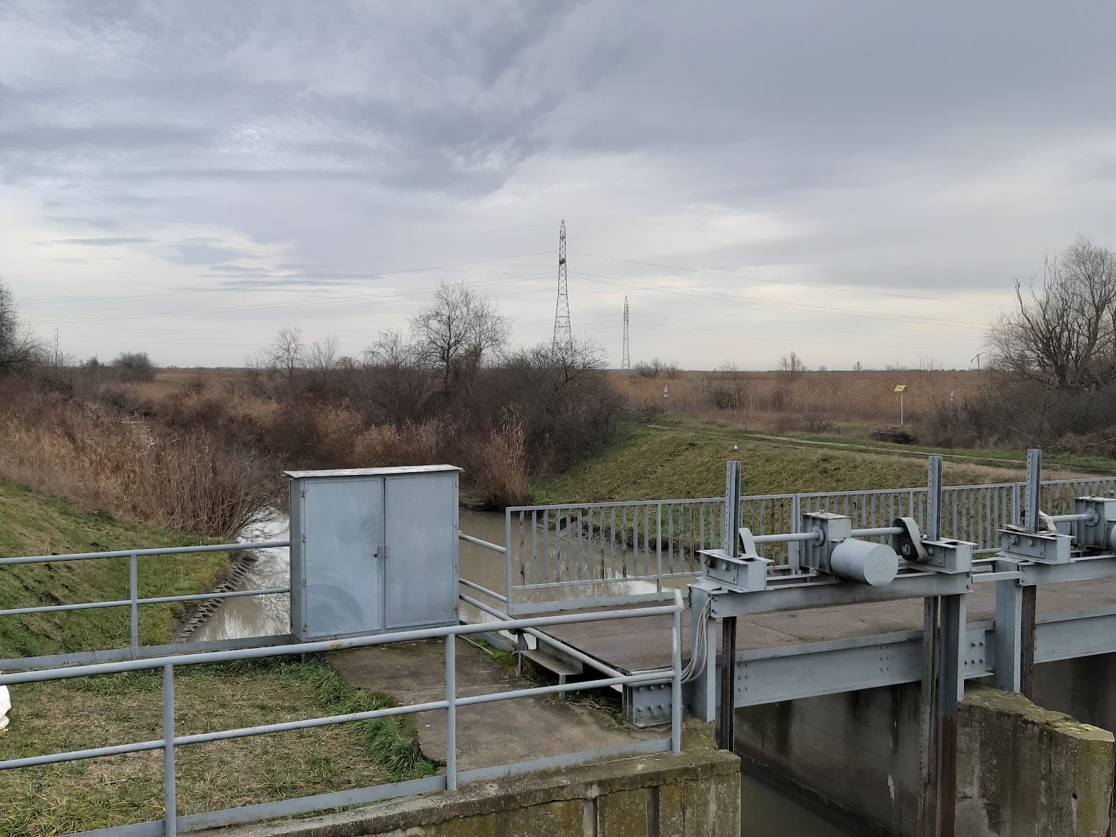 Fehér-tó Szeged Fishponds - Image 1