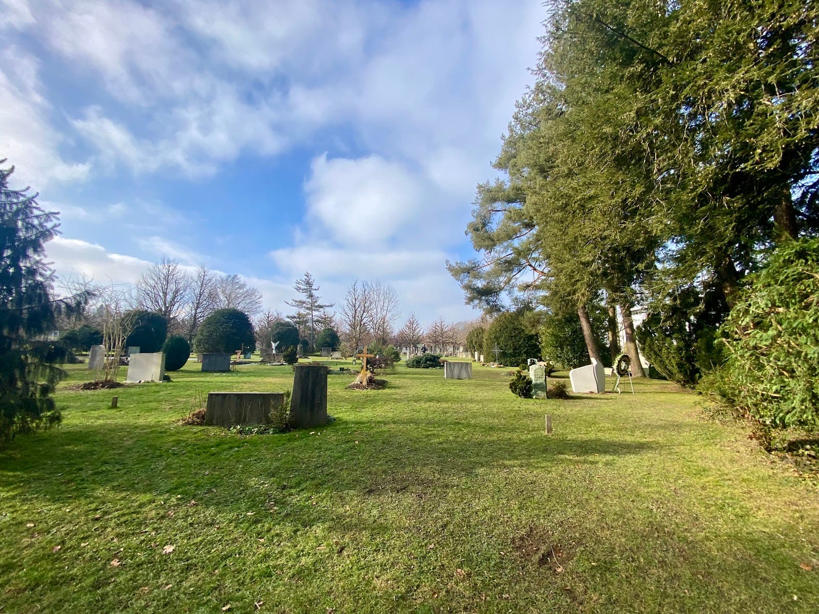 Schosshalden Cemetery - Image 1