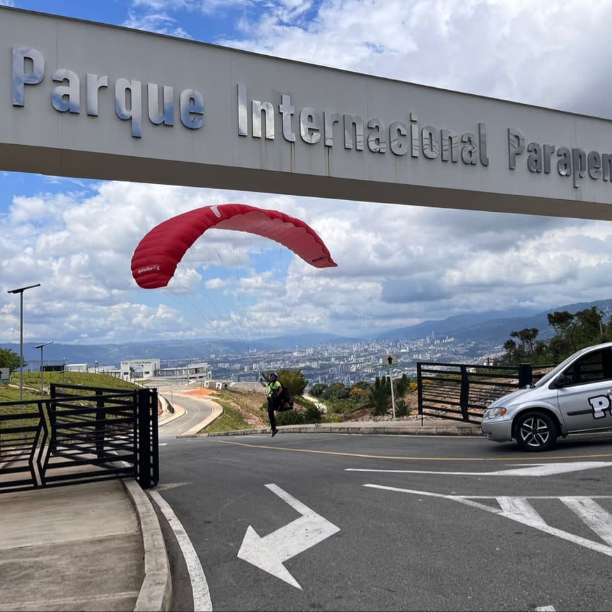 Ruitoque Paragliding Ridge - Image 1