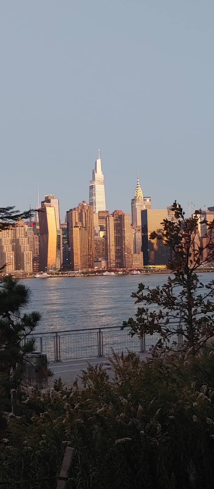 Greenpoint's Vintage Scene