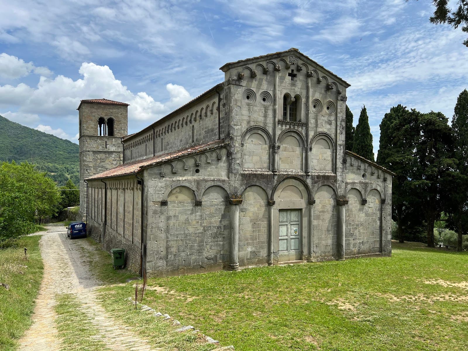 Pieve dei SS. Tommaso e Ansano Castelvecchio - Image 1