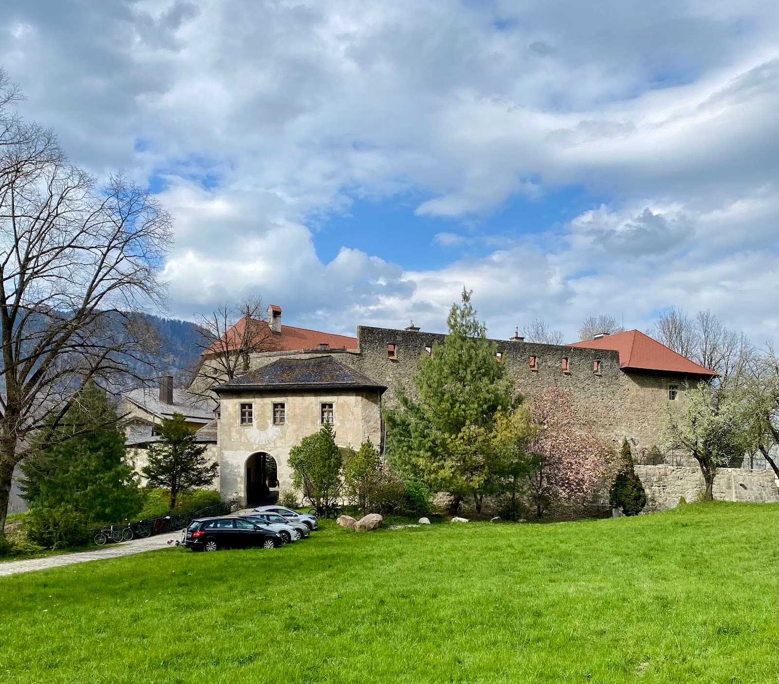 Burg Gruttenstein - Image 1