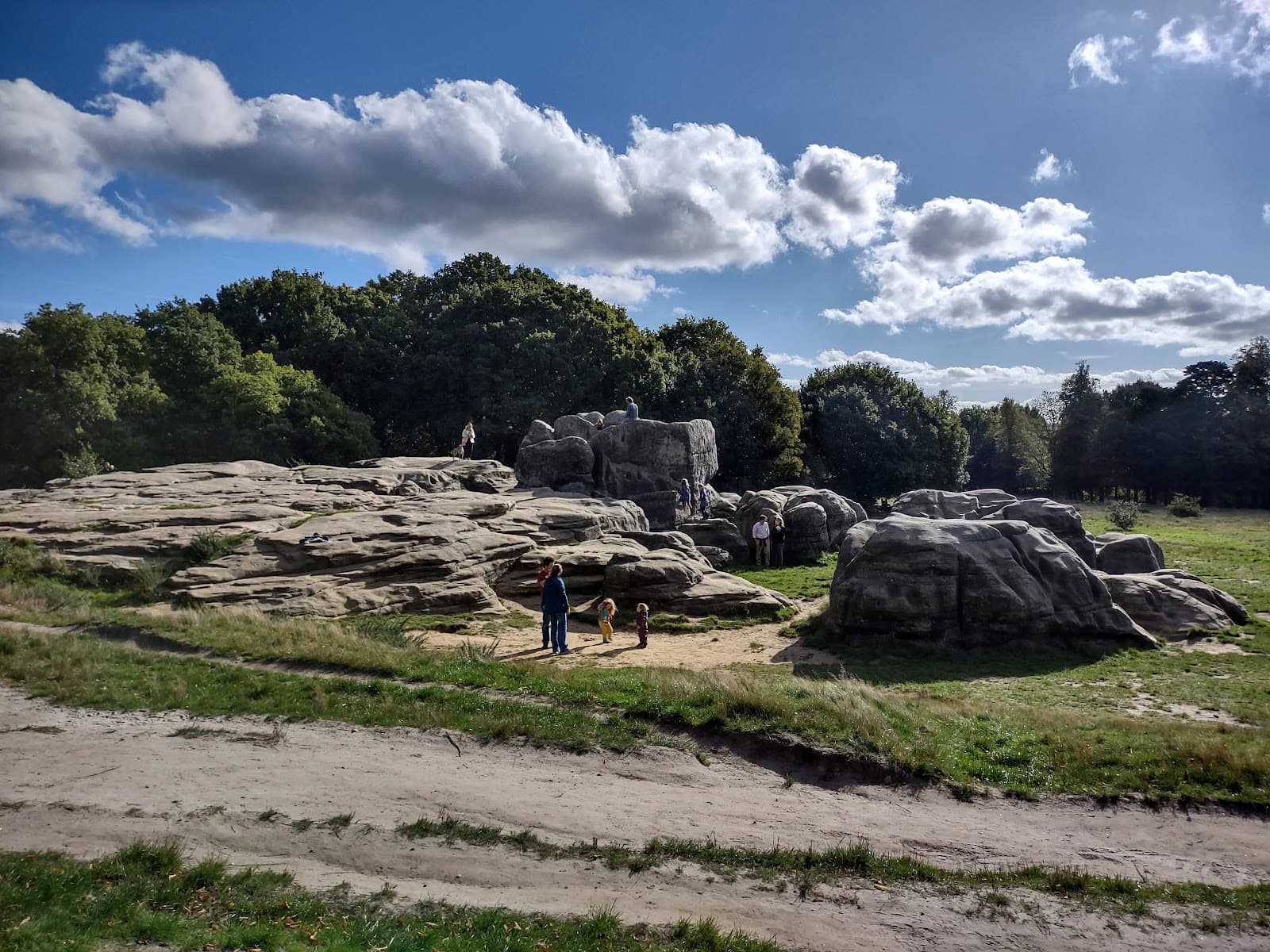 Wellington Rocks - Image 1