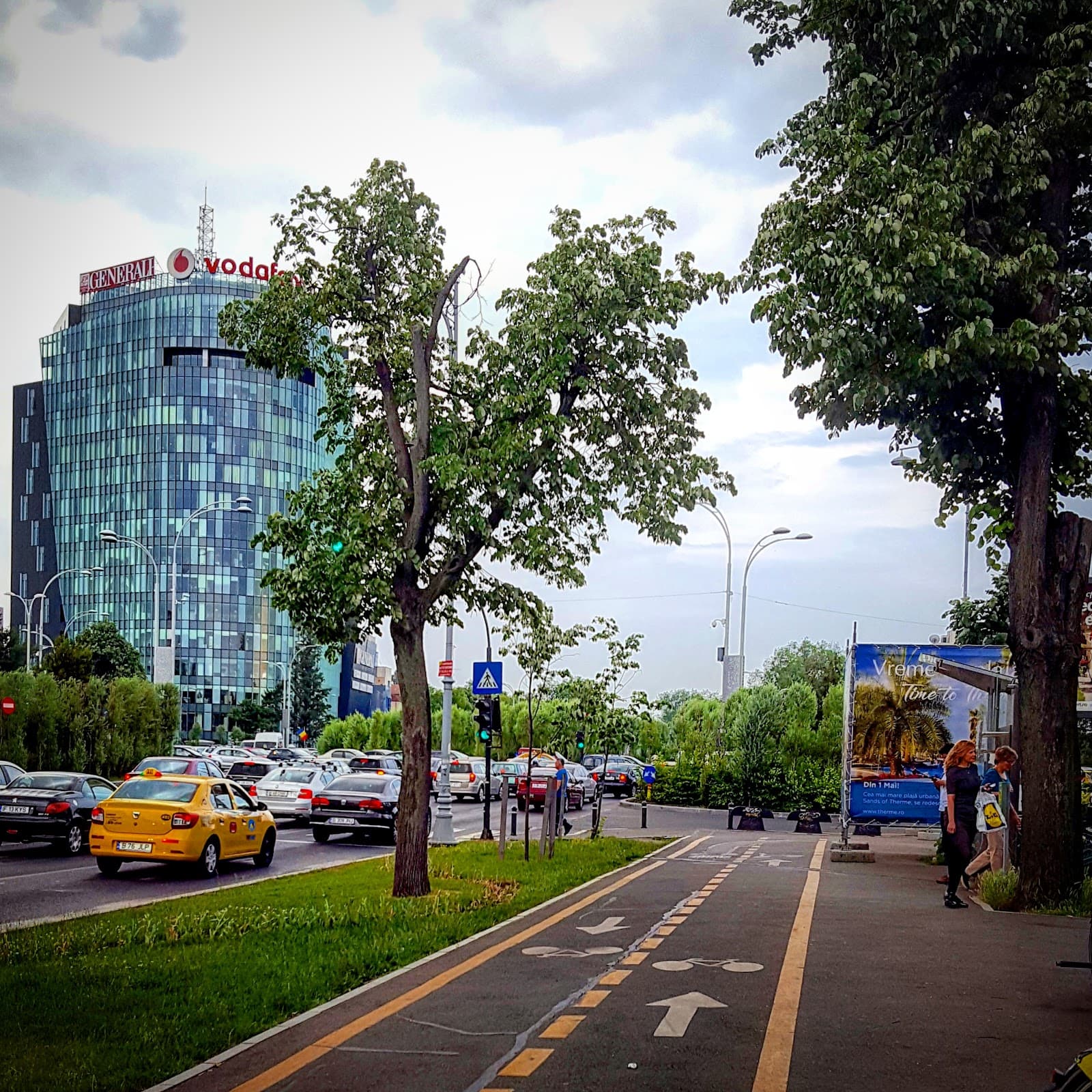 Charles de Gaulle Square - Image 1