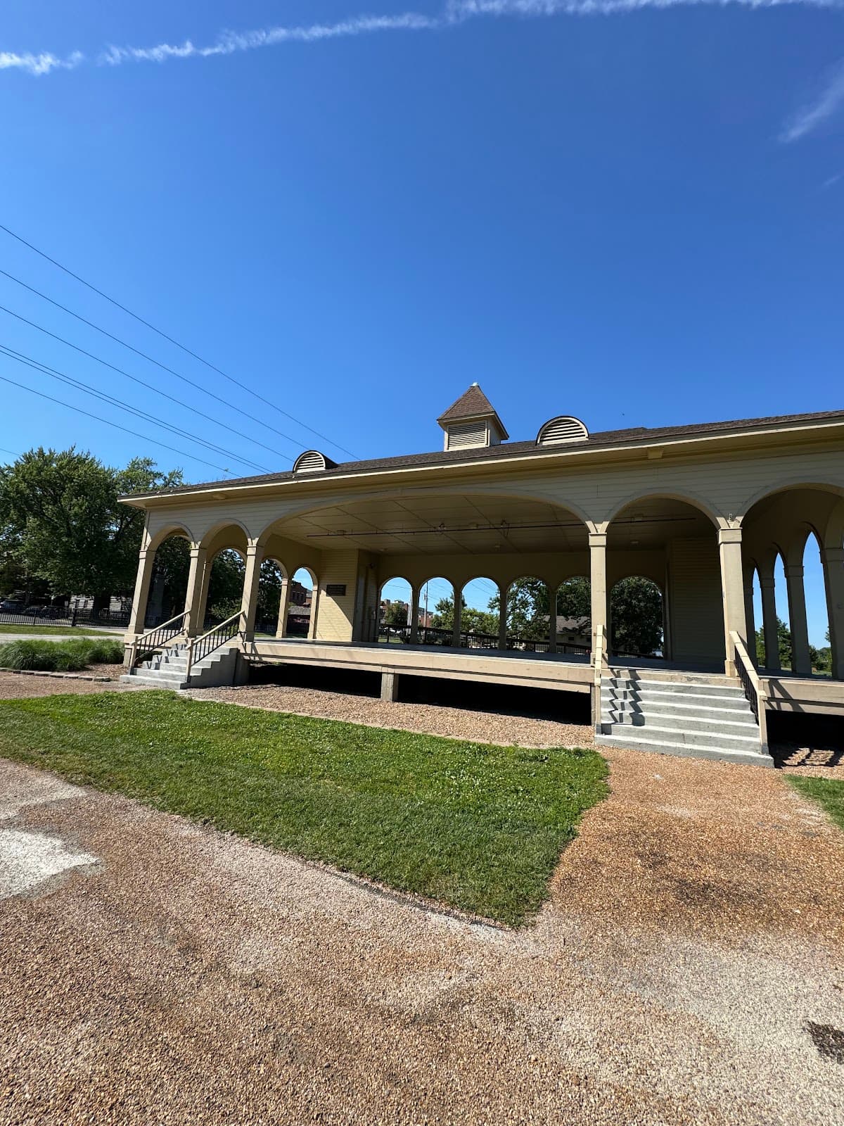 Katy Trail State Park – St. Charles Trailhead - Image 1