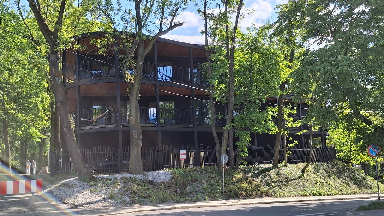 Reden Park - Image 1