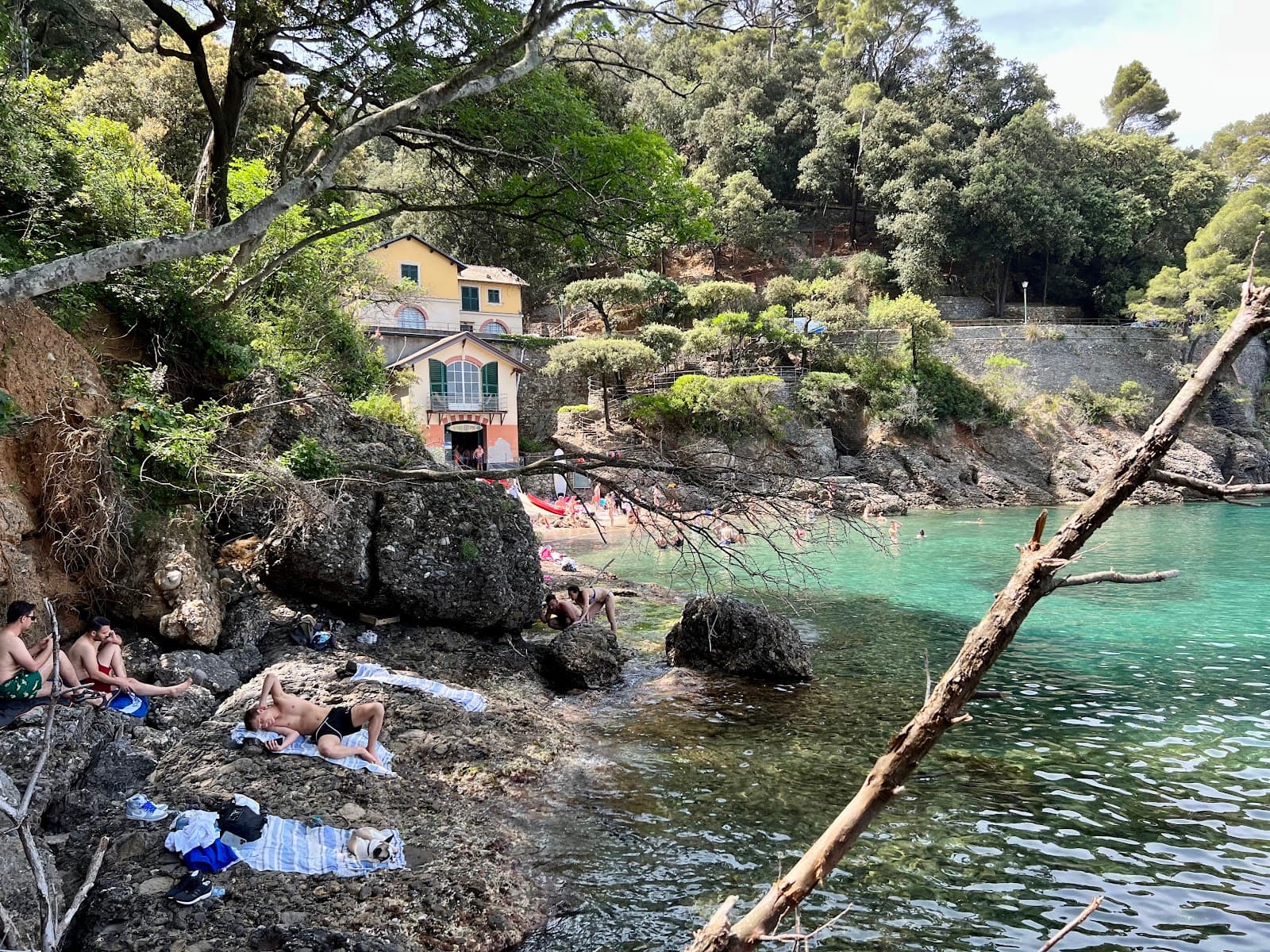 Niasca Beach - Image 1