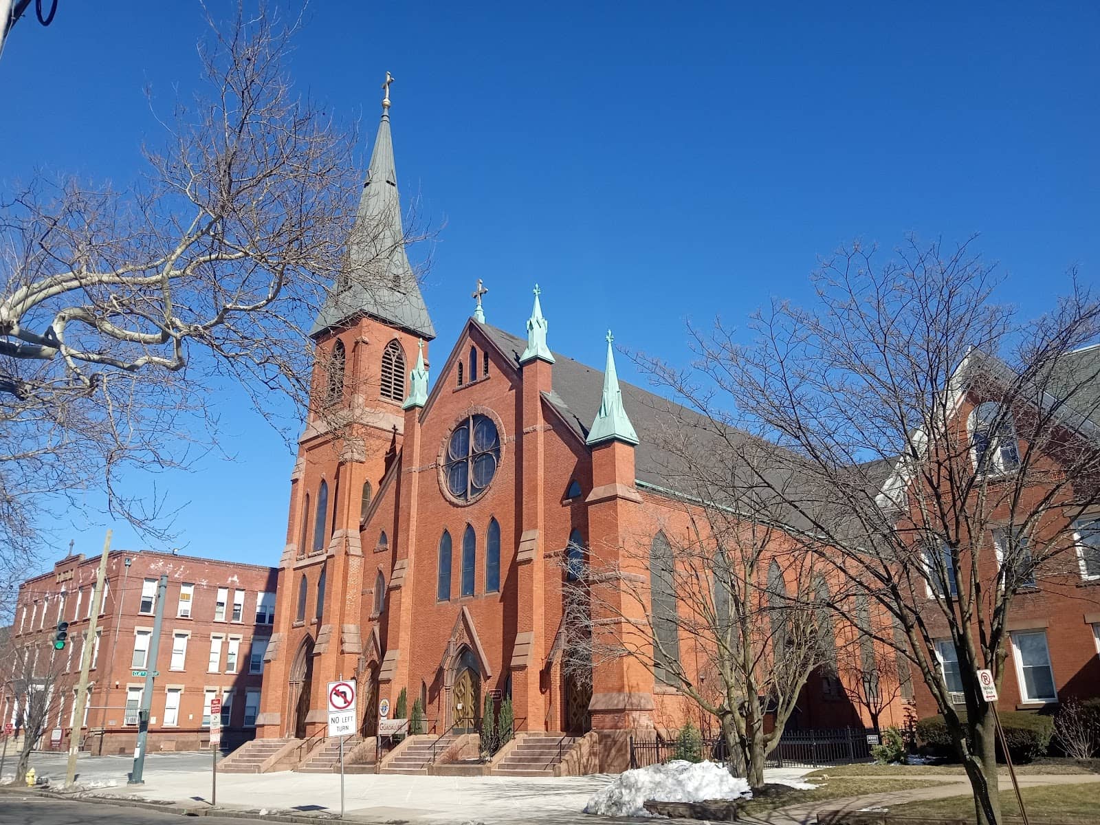 BAR (Brewery & Pizzeria)