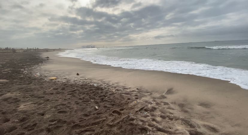 Titanic Beach Sakumono - Image 1