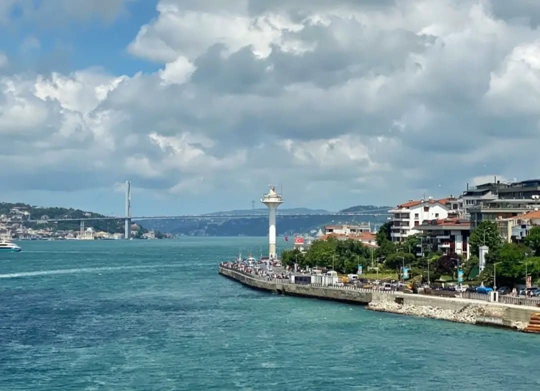 Uskudar Waterfront Promenade - Image 1
