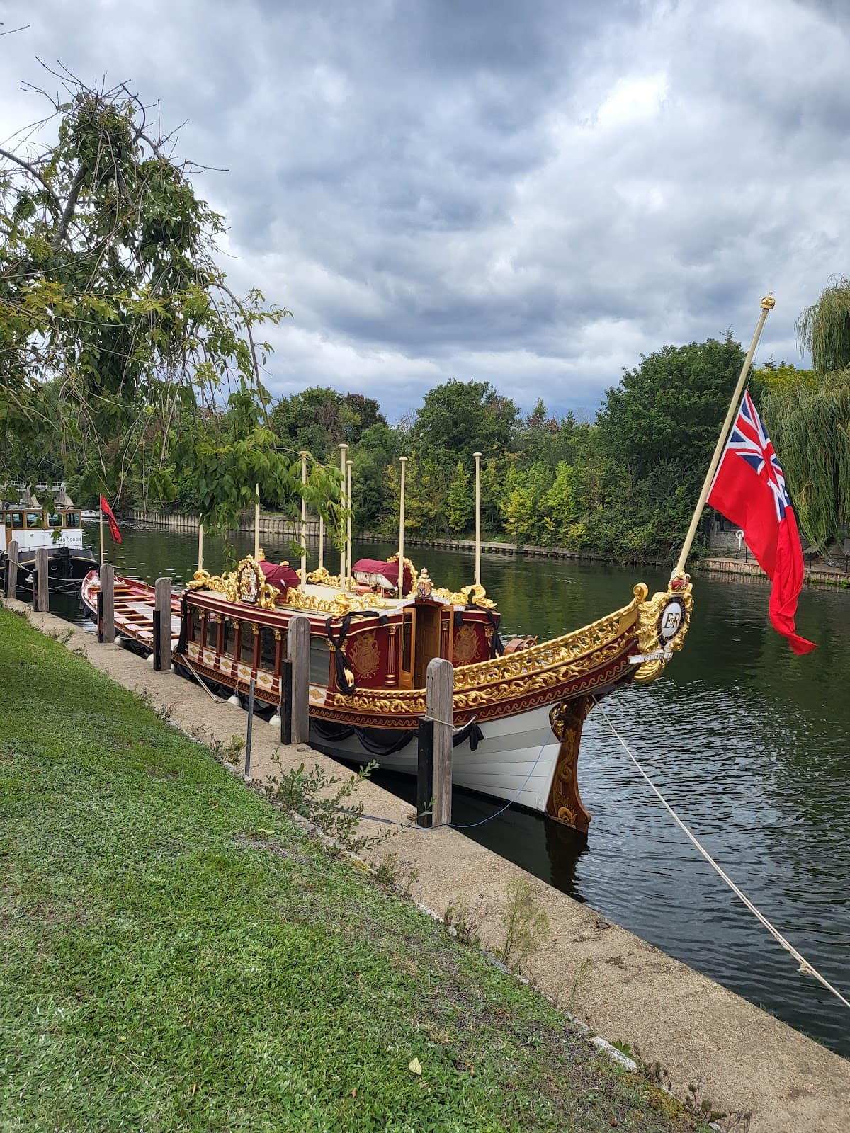 Bell Weir Lock - Image 1