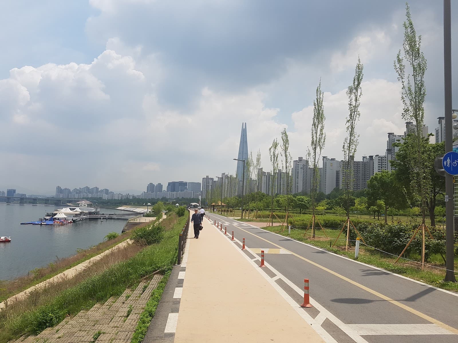 Jamsil Hangang Park Seoul - Image 1