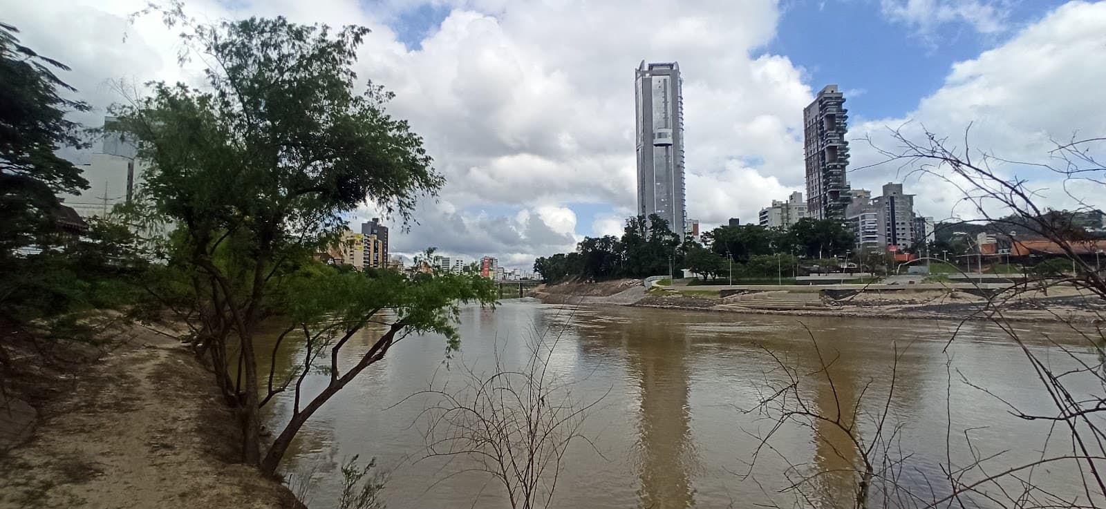 Beira-Rio Walk - Image 1