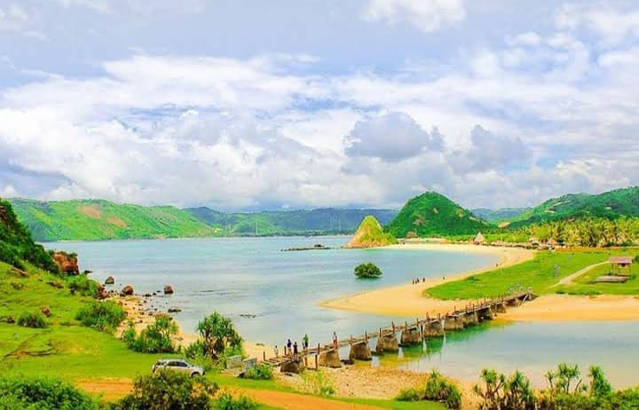 Seger Beach Lombok - Image 1