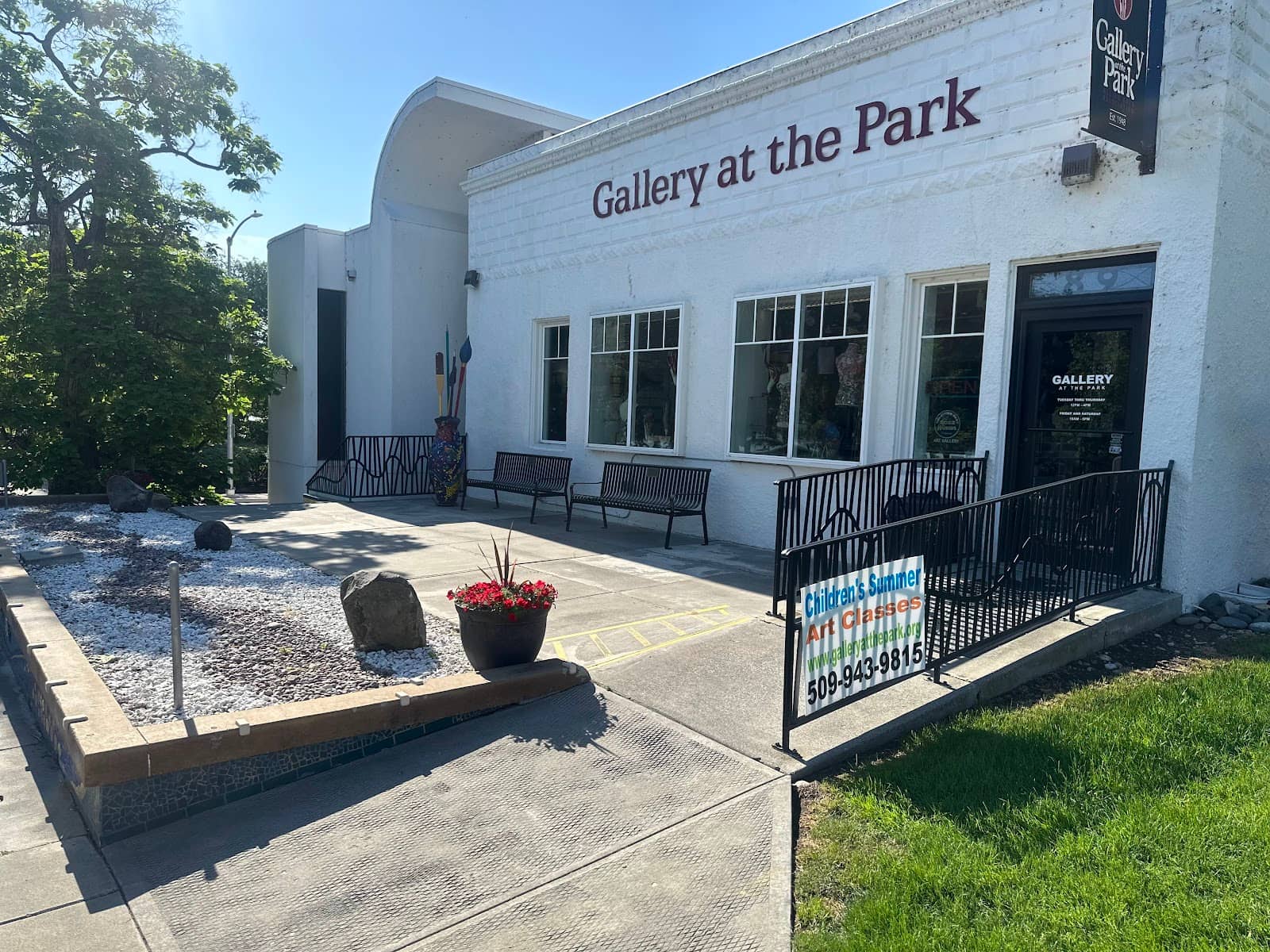 Art Classes & Workshops