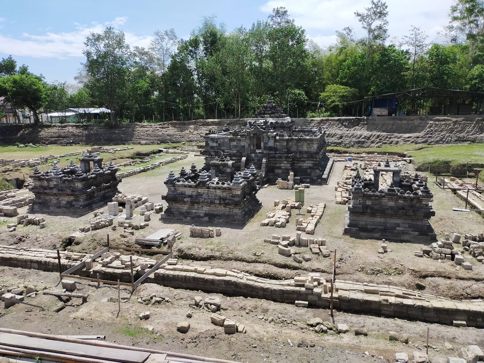 Lingga-Yoni and Nandi Statues
