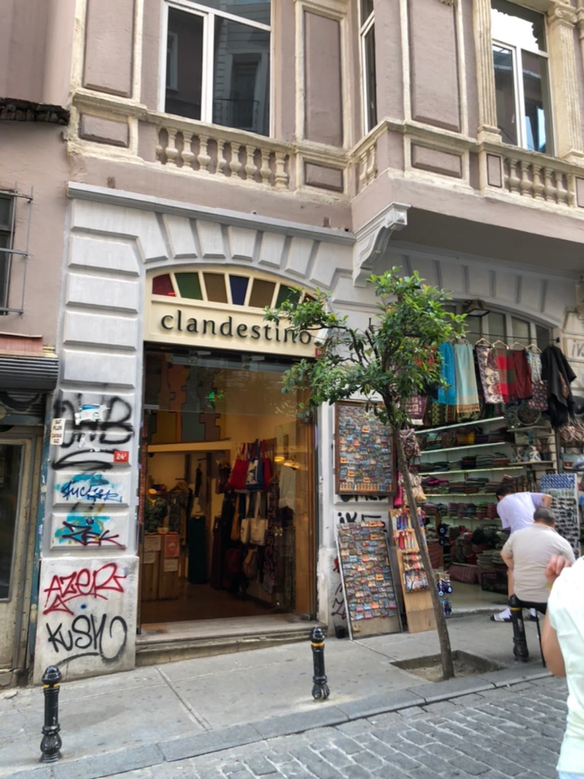 Clandestino, Istanbul - Image 1