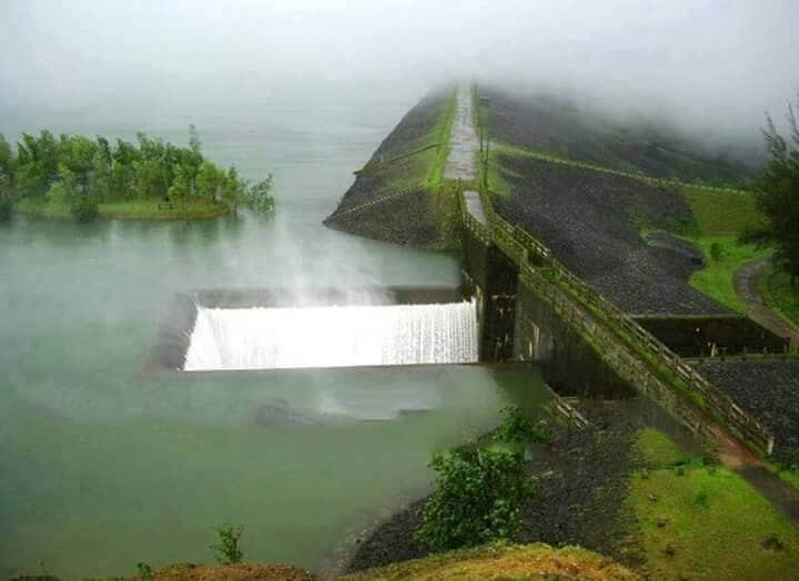 Scenic Drive to the Dam