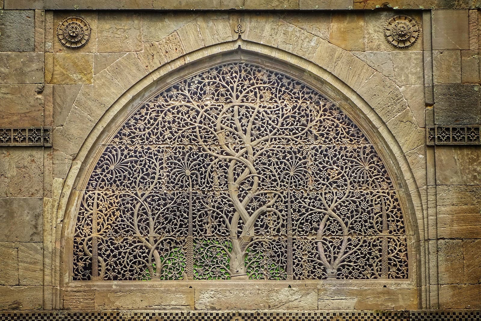 Sidi Saiyyed Mosque - Image 1