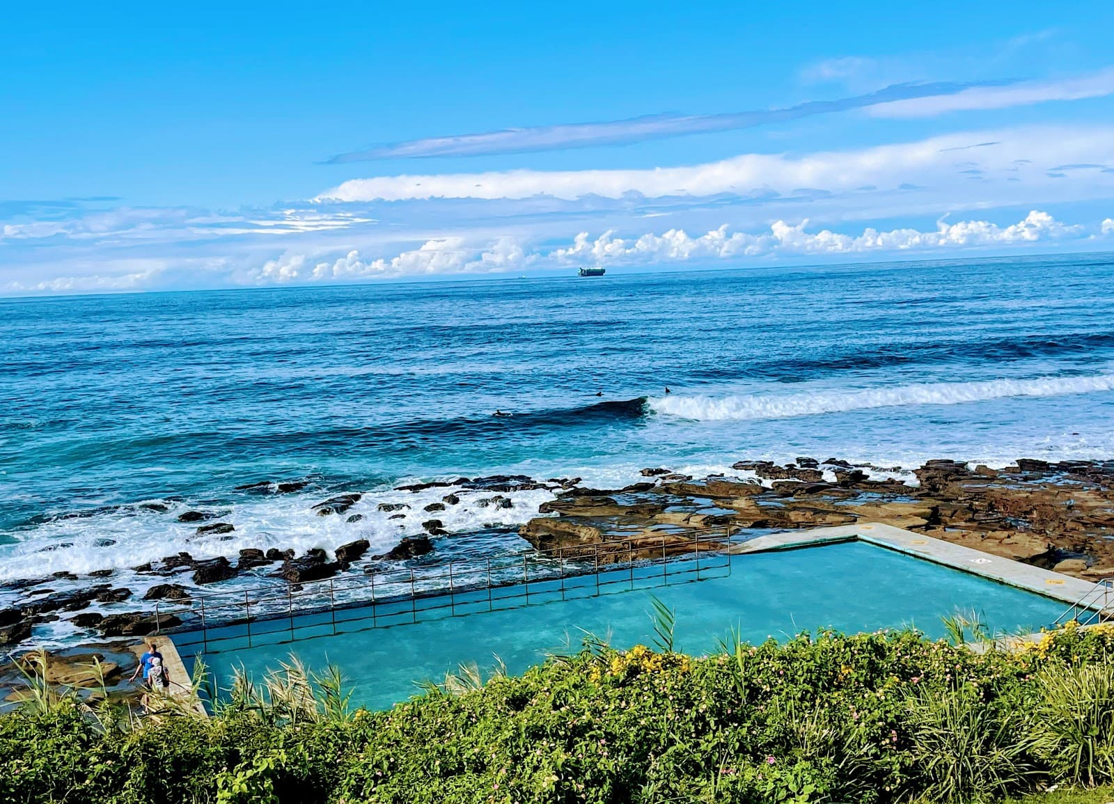 Coalcliff Beach and Rock Pool - Image 1