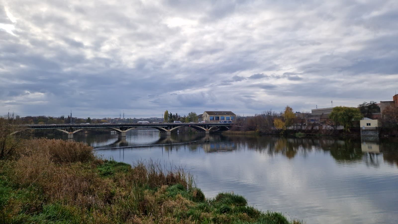 Central Bridge - Image 1