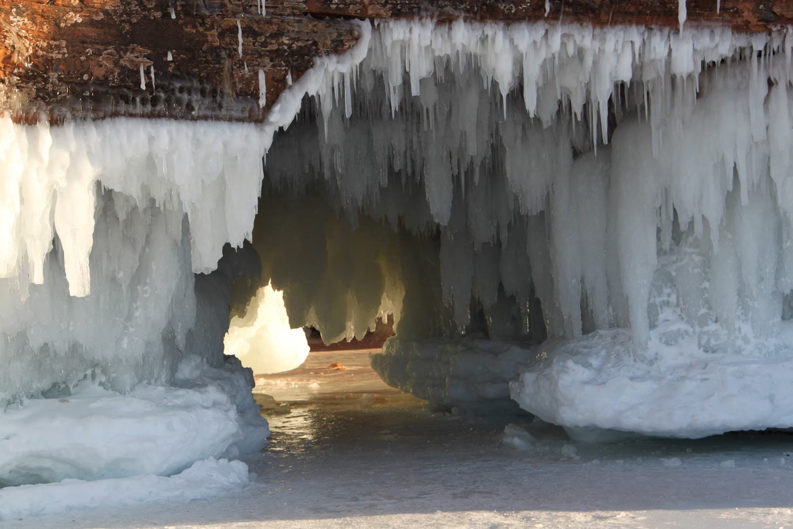 Apostle Islands Mainland Sea Caves (Meyers Beach) - Image 1