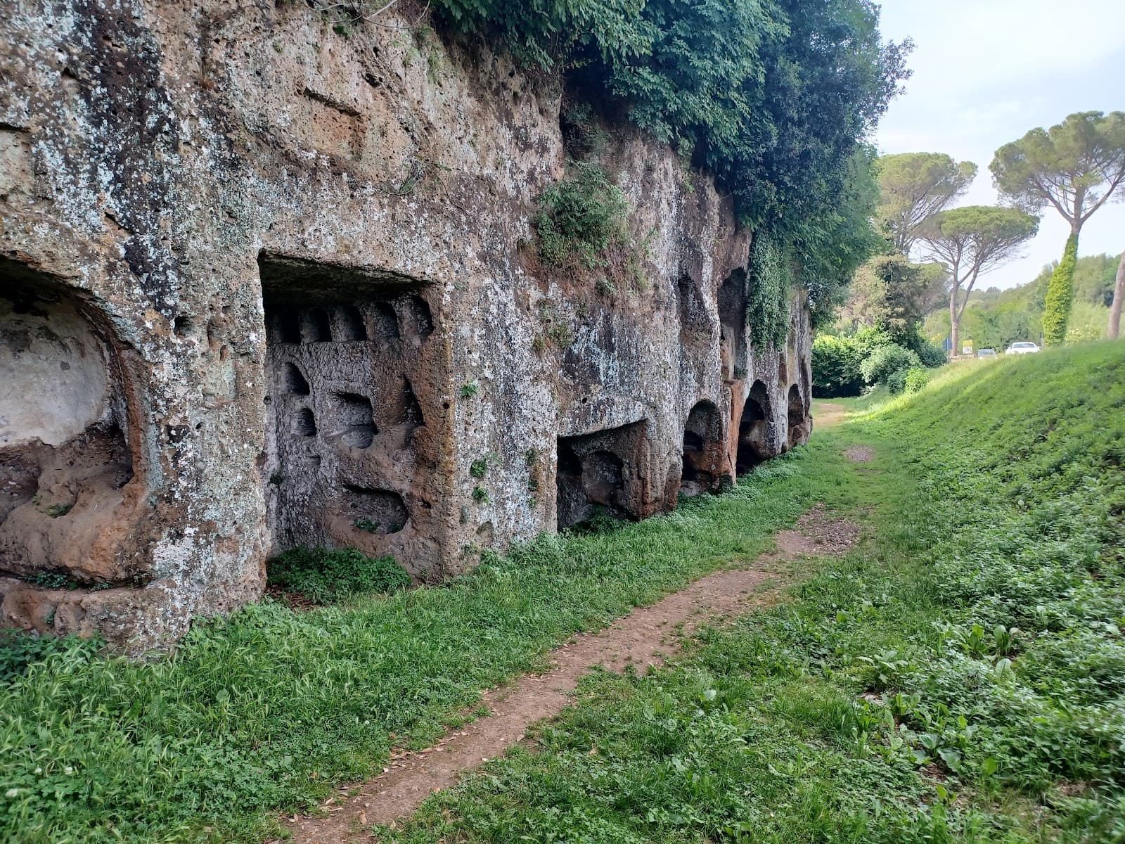Necropoli Rupestre di Sutri - Image 1