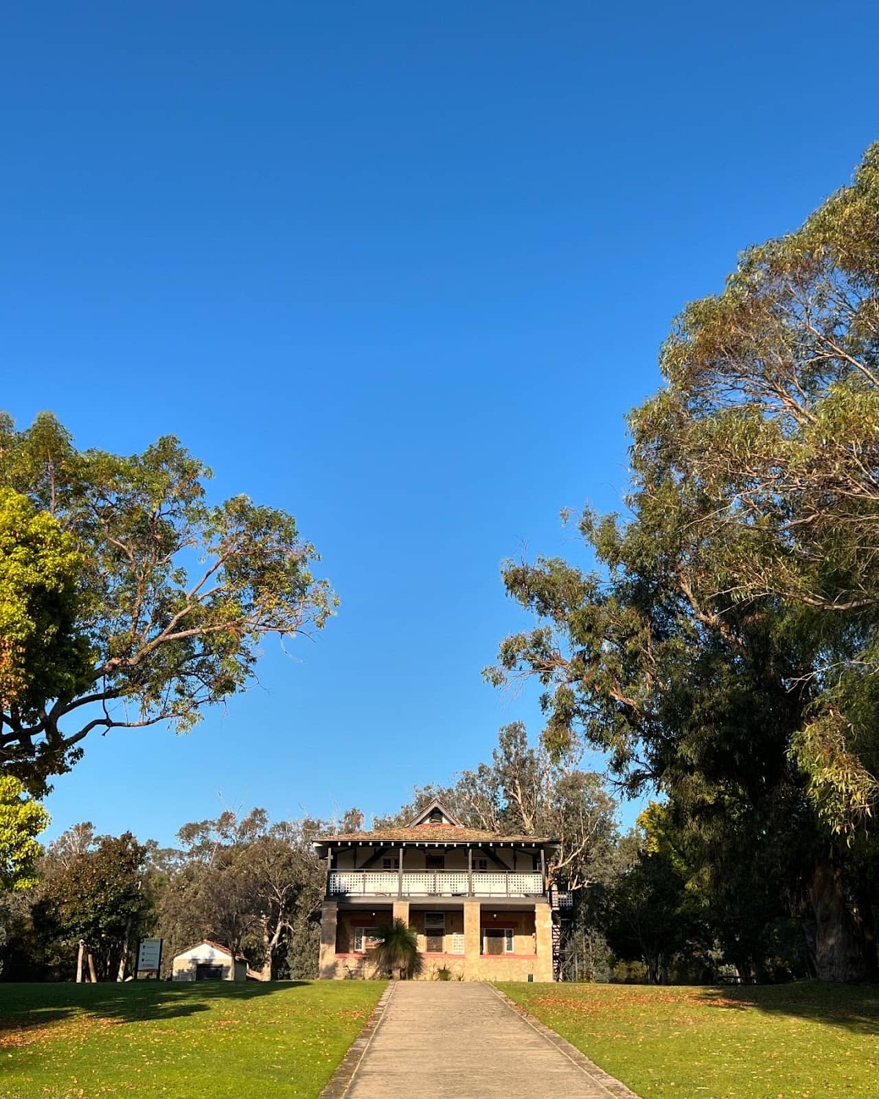 Cafe & Chocolate Delights