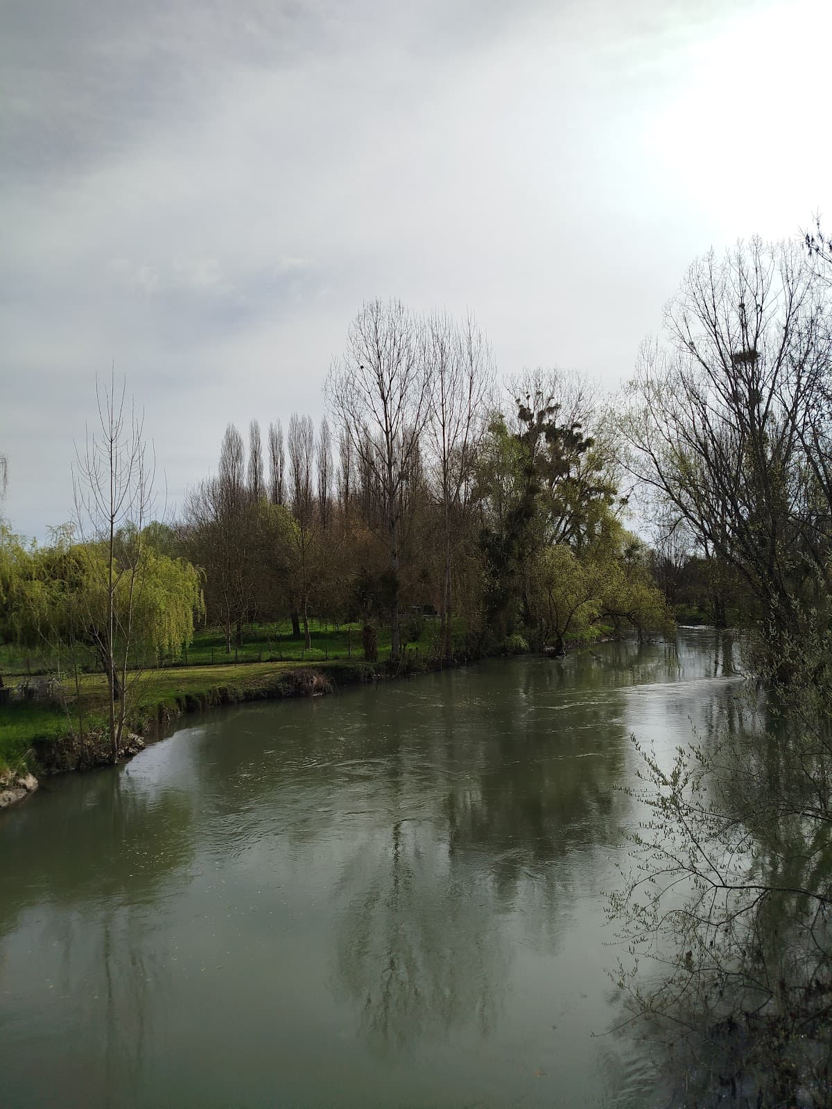 Canal de Berry Towpath - Image 1